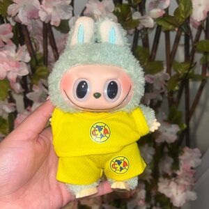 Labubu club America outfit